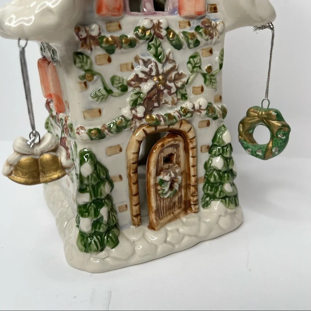 Porcelain Luminary Holiday House‎